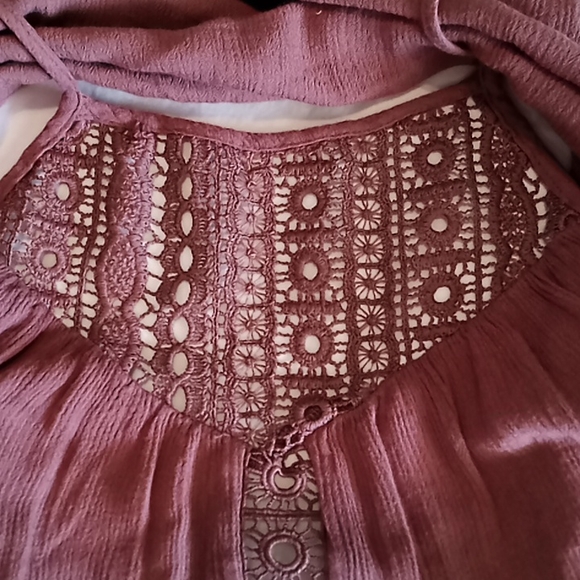 Charlotte Russe Small Spaghetti Strap Blouse. Dark Rose. - Picture 4 of 13